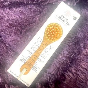Daily Facial Dry Brush